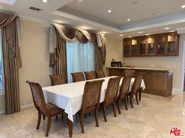 458 S Clark Drive, Beverly Hills CA: https://media.crmls.org/mediaz/0719b5a9-85cf-485e-ab2c-525be921093e.jpg