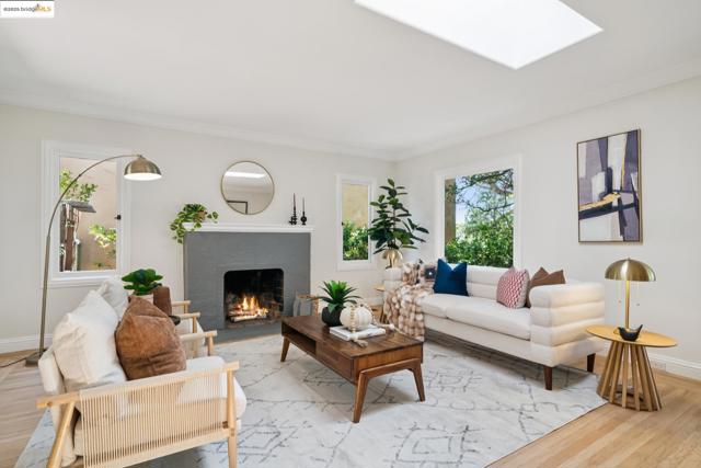 716 Cragmont Ave, Berkeley CA: https://media.crmls.org/mediaz/071a8f85-dffd-466b-9edc-6f9bc2cb43c2.jpg