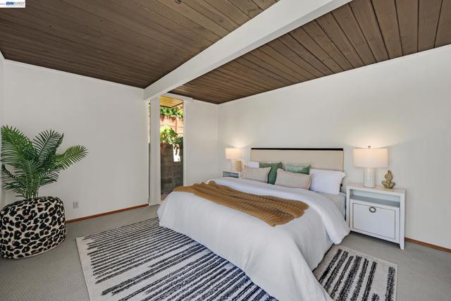 5354 Greenridge Rd, Castro Valley CA: https://media.crmls.org/mediaz/071b529e-8337-4588-9735-c6b31c04d940.jpg