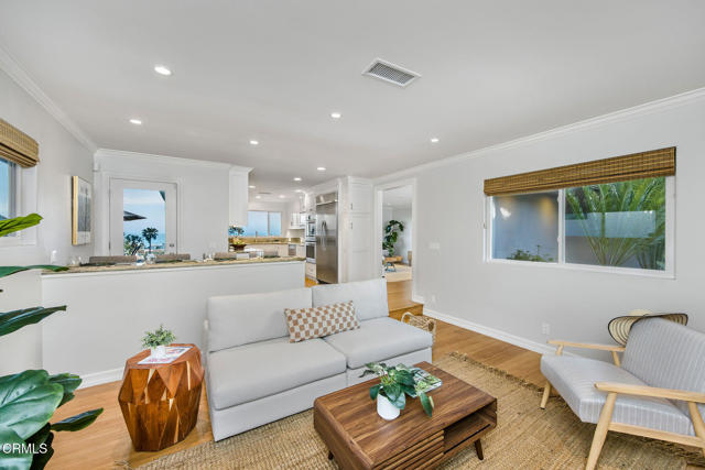 Detail Gallery Image 17 of 31 For 941 Buena Vista St, Ventura,  CA 93001 - 3 Beds | 2 Baths