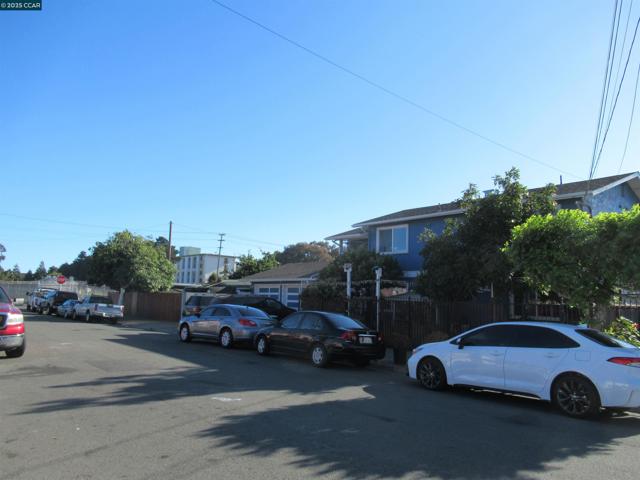 615 15Th St, Richmond CA: https://media.crmls.org/mediaz/071c2410-5041-48da-916d-781a1f1af7af.jpg