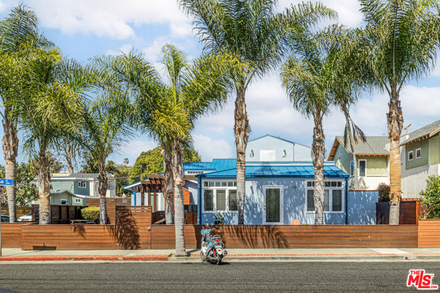 653 Marine Street photo 1