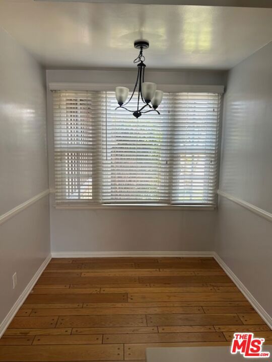 12825 Waddell Street, Valley Village CA: https://media.crmls.org/mediaz/071c450c-aceb-41b0-9294-291060bd26df.jpg