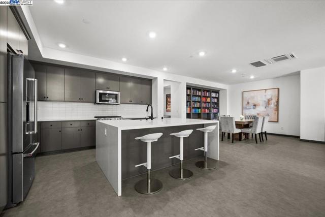 5483 Melissa Ln, Dublin CA: https://media.crmls.org/mediaz/071d455d-fcbd-4fe6-99e4-bed9dc42b8a0.jpg