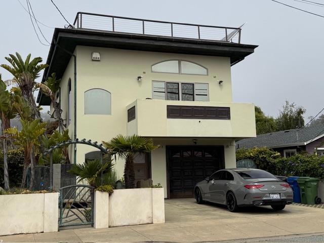 131 30th Avenue, Santa Cruz CA: https://media.crmls.org/mediaz/071dbfd5-1058-417d-b353-26df95ccd7ed.jpg