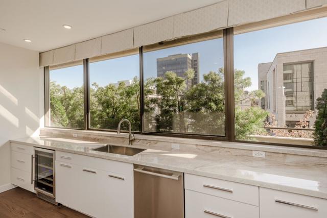 20 W 3rd Avenue, San Mateo CA: https://media.crmls.org/mediaz/071e1a0b-bd41-4f69-9669-dcc2cfc06132.jpg