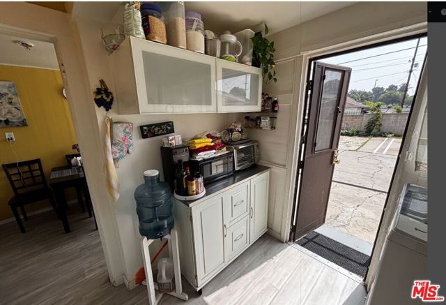 1678 Roosevelt Avenue, Los Angeles CA: https://media.crmls.org/mediaz/071e72c7-fe12-4ca6-80a8-c25d5c866e9f.jpg