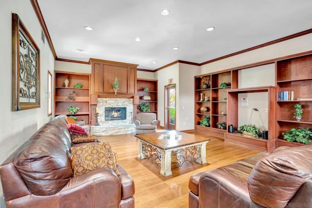 3985 Nobel Dr, San Diego CA: https://media.crmls.org/mediaz/071e7498-219c-4d16-91cd-e713a57207bd.jpg