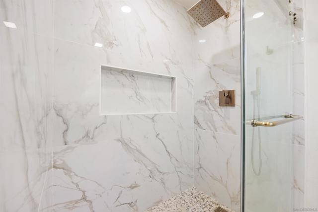 17111 Prado Pl, San Diego CA: https://media.crmls.org/mediaz/071e7e9b-adf5-40db-8bec-4f11db8704fb.jpg