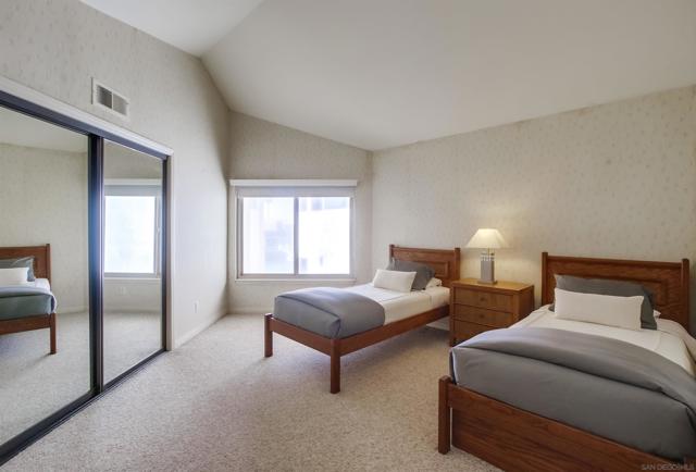 6 Buccaneer Way, Coronado CA: https://media.crmls.org/mediaz/071ea820-f1c3-459c-bcd9-65944f1c73a9.jpg