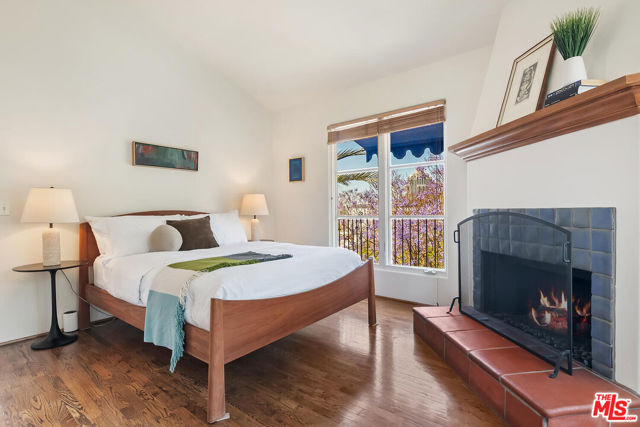1414 N Harper Avenue, West Hollywood CA: https://media.crmls.org/mediaz/071fffcc-03c2-4061-af84-4b7befcf4525.jpg