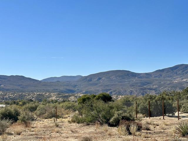 1 Geneva Heights, Mountain Center CA: https://media.crmls.org/mediaz/07202d64-0bd2-4d0b-885d-038137e8bb85.jpg