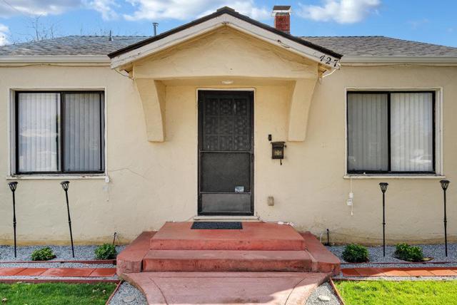 427 Ellis Street, King City CA: https://media.crmls.org/mediaz/07203bb7-66f7-46c4-abe5-fa676726da29.jpg