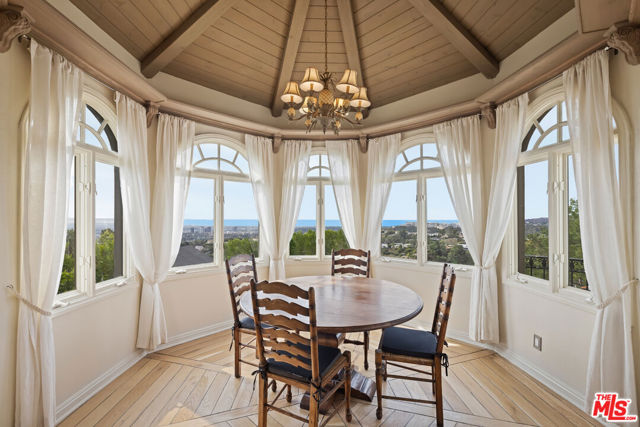 1041 Somera Road, Los Angeles CA: https://media.crmls.org/mediaz/07208e3d-8e32-46f2-8917-ce1cbb473aa4.jpg