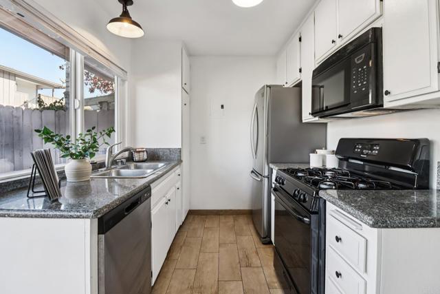 Detail Gallery Image 19 of 28 For 3434 Seabreeze Walk, Oceanside,  CA 92056 - 2 Beds | 1 Baths