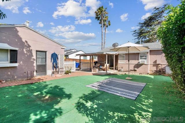 1260 LAW, San Diego CA: https://media.crmls.org/mediaz/072103c9-c637-452c-8755-6af408a1ff1d.jpg
