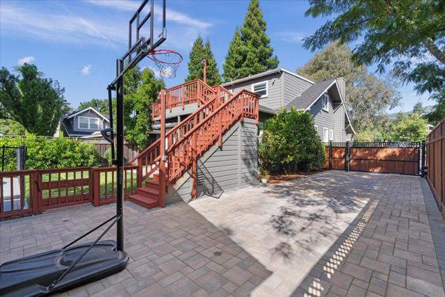 249 Los Gatos Boulevard, Los Gatos CA: https://media.crmls.org/mediaz/0721f94d-224e-458d-a362-4d5ddba83134.jpg