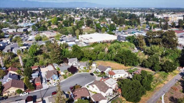 998 Ramona Court, San Jose CA: https://media.crmls.org/mediaz/07223089-51fc-4c62-a79c-fed295ba2cd8.jpg