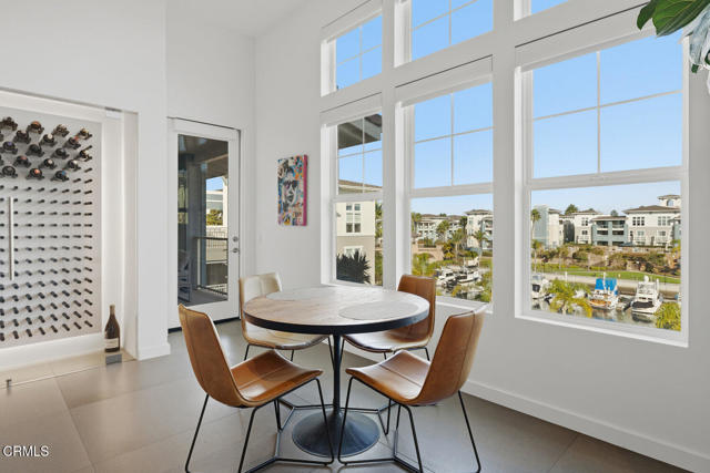 1572 Seabridge Lane, Oxnard CA: https://media.crmls.org/mediaz/0722a4b1-ff3e-4193-a758-1a6868517db5.jpg