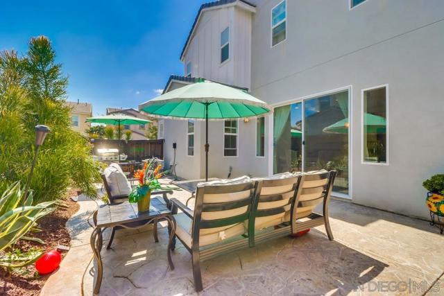 1225 Camino Avalon, Chula Vista CA: https://media.crmls.org/mediaz/0722b50d-af4f-4abf-b1ae-55721ba86540.jpg