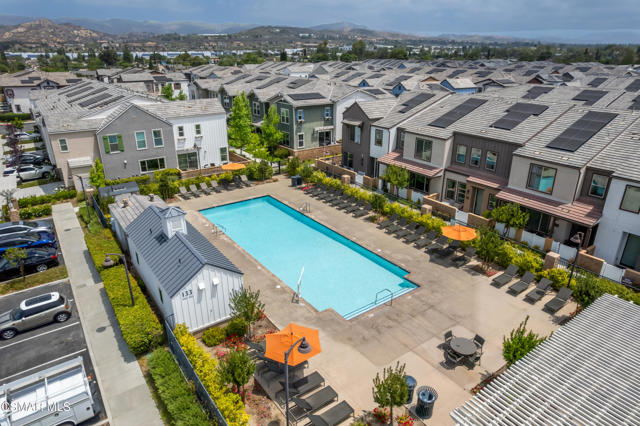 212 Red Brick Drive, Simi Valley CA: https://media.crmls.org/mediaz/072466bb-4bfa-4aa8-bb3d-0700cbbab45c.jpg