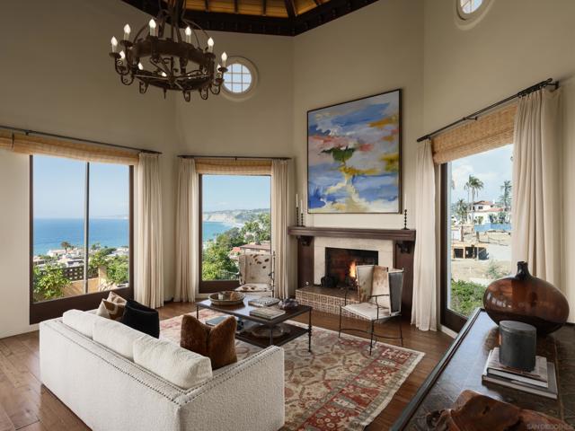 7757 Whitefield Pl, La Jolla CA: https://media.crmls.org/mediaz/0724f671-5032-40a5-aecc-c52dbaa049d3.jpg