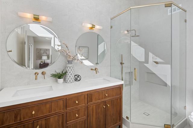 2561 Loring st, San Diego CA: https://media.crmls.org/mediaz/072573ae-b078-4c7e-b573-2f7dcc850f42.jpg