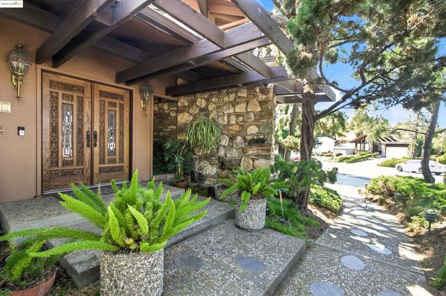 3112 View Drive, Antioch CA: https://media.crmls.org/mediaz/07257fd2-f916-44bd-a071-6441ab51b10c.jpg