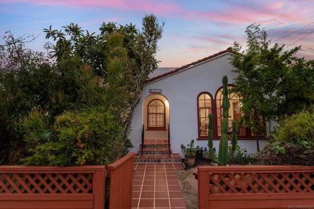 3077 Landis St, San Diego CA: https://media.crmls.org/mediaz/0725bad0-7a0a-420a-aff4-115bf90f3b73.jpg