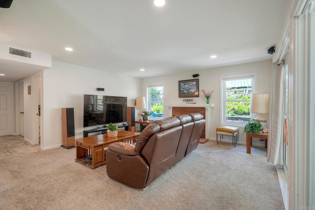 13639 Freeport Road - photo 8
