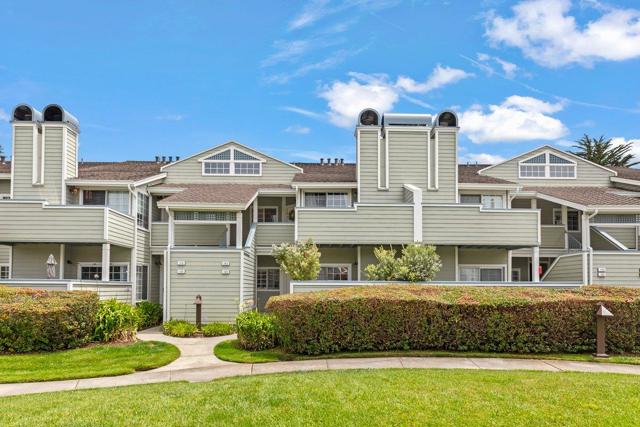 160 Troon Way, Half Moon Bay CA: https://media.crmls.org/mediaz/07264708-003f-4abf-8bc9-89534c3d6bcc.jpg