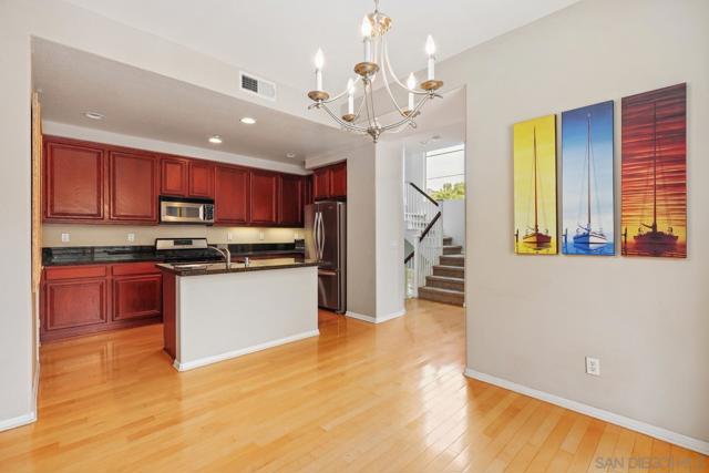 2801 Escala Cir, San Diego CA: https://media.crmls.org/mediaz/072662ba-0ec1-4002-b285-91627369f377.jpg