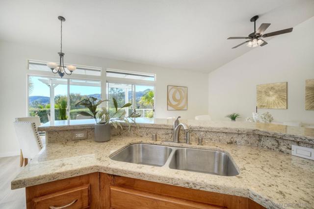 2785 Canyon Oak Pl, Escondido CA: https://media.crmls.org/mediaz/0726864c-9d3d-4645-abdc-9a92ce0d6faf.jpg