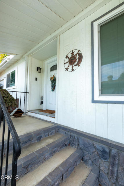 2491 Apple Lane, Oxnard CA: https://media.crmls.org/mediaz/072777b3-75f3-46b0-a28c-daf343117927.jpg