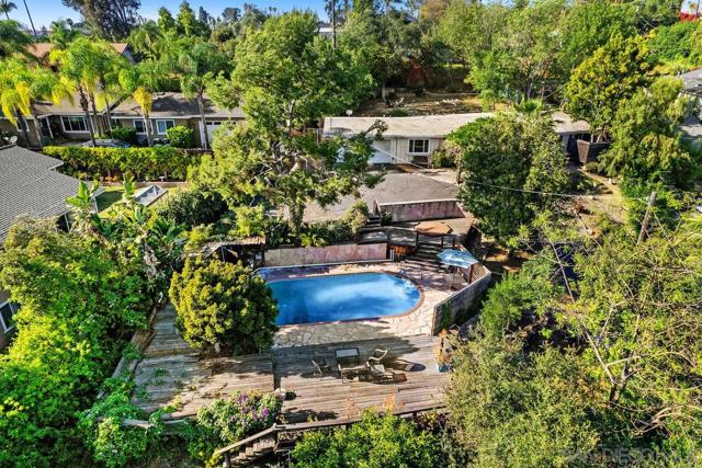 320 Beaumont Dr., Vista CA: https://media.crmls.org/mediaz/0727f11d-643c-4570-8843-3afe76ee51bc.jpg