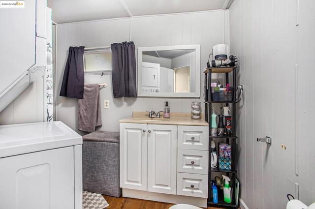 3301 Buchanan RD, Antioch CA: https://media.crmls.org/mediaz/07285b8c-4354-42b5-9074-84763ba413cb.jpg