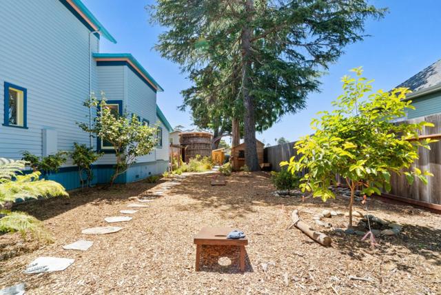 505 Cayuga Street, Santa Cruz CA: https://media.crmls.org/mediaz/07287245-5af5-4c58-9bc6-11334e66b943.jpg