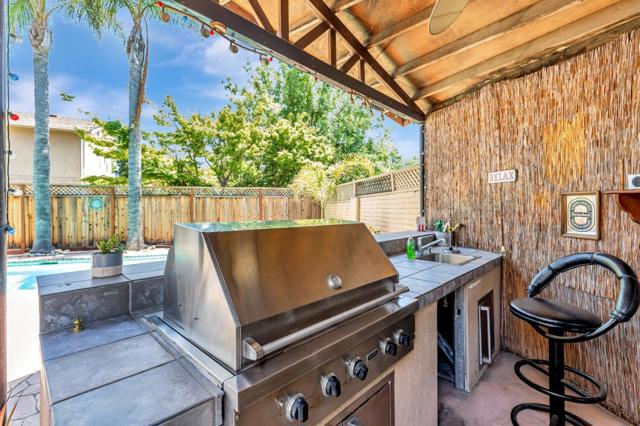 1298 Hersman Drive, Gilroy CA: https://media.crmls.org/mediaz/072adc43-5ea6-447f-87c4-61d76865980f.jpg
