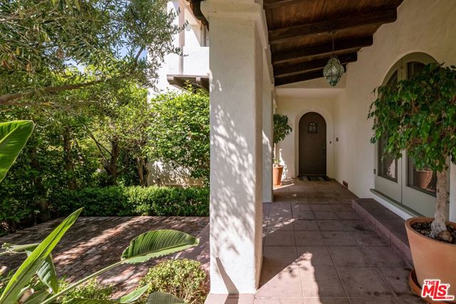 1539 Ensley Avenue, Los Angeles CA: https://media.crmls.org/mediaz/072ae14d-6ac4-4dcf-9a72-bf38e471376b.jpg