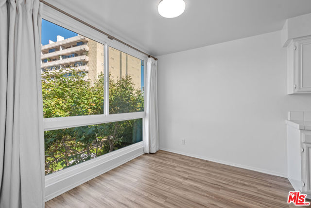 1340 S Beverly Glen Boulevard, Los Angeles CA: https://media.crmls.org/mediaz/072b29f6-cd82-4175-965a-373ae8de1227.jpg