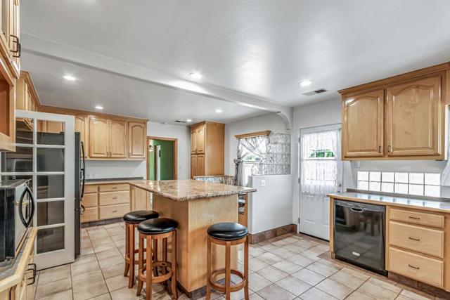 1139 W Parr Avenue, Campbell CA: https://media.crmls.org/mediaz/072b4cc4-35f4-452e-b582-0ad742c172a5.jpg