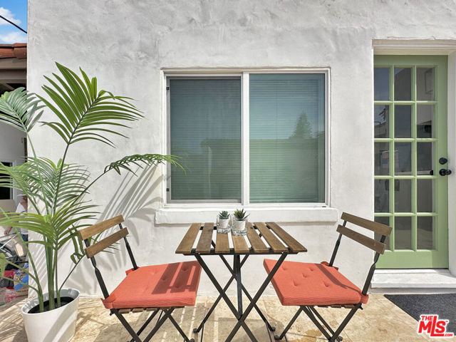 1037 W 83rd Street, Los Angeles CA: https://media.crmls.org/mediaz/072b92fe-50ac-48e6-8413-6cf666d06be0.jpg