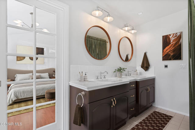 1984 Nettlebrook Street, Westlake Village CA: https://media.crmls.org/mediaz/072c4748-a4c6-4921-9095-4e8f68d64833.jpg