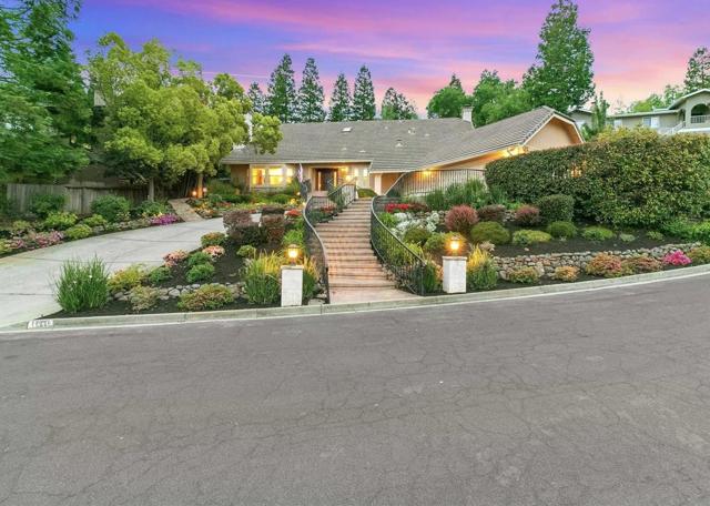 1170 Ridgemont Place, Concord CA: https://media.crmls.org/mediaz/072c5431-2ef9-40f6-bad3-c13acd1fdcd9.jpg