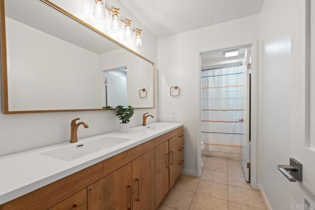 2163 Caminito San Martin, La Jolla CA: https://media.crmls.org/mediaz/072c5452-89ee-4062-8fb9-7d3d3c30723f.jpg