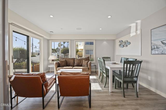 2924 Lakeshore Court, Oxnard CA: https://media.crmls.org/mediaz/072c87c6-4d67-4d3a-a981-33c33fb70a19.jpg