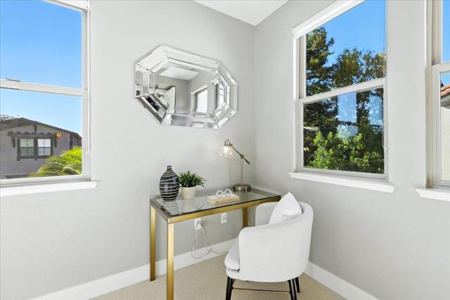 324 Cherokee Loop, Mountain View CA: https://media.crmls.org/mediaz/072c8ec1-369a-4e13-8168-18ba39d326f1.jpg