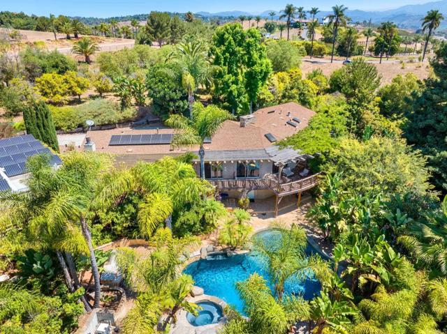 31619 21 Via Puerta Del Sol, Bonsall CA: https://media.crmls.org/mediaz/072d4e46-9a7c-4db9-8b16-24f9939c8fd0.jpg