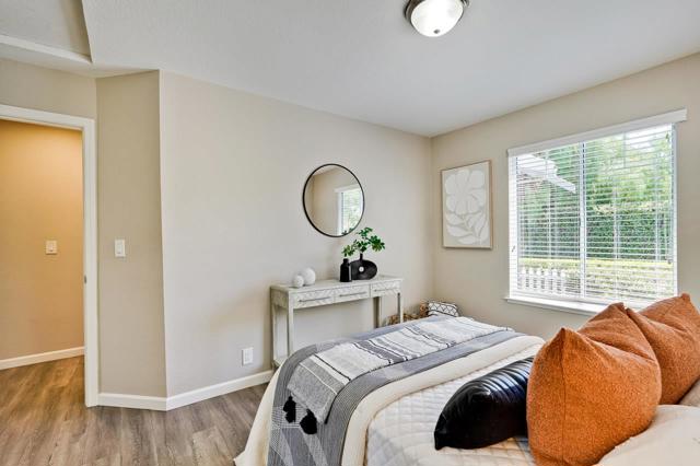 304 Windmill Park Lane, Mountain View CA: https://media.crmls.org/mediaz/072e0ece-b7f0-47e2-9711-147909f91e5b.jpg