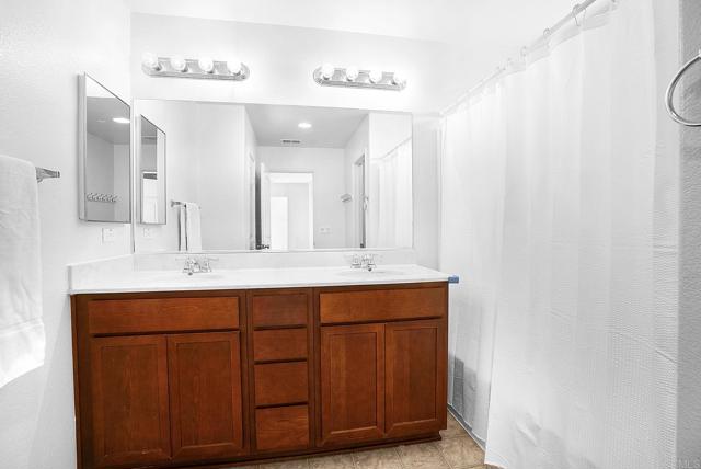 1665 Santa Alexia Avenue, Chula Vista CA: https://media.crmls.org/mediaz/072eec61-2a3c-45e0-a517-0f7cd7b0006a.jpg